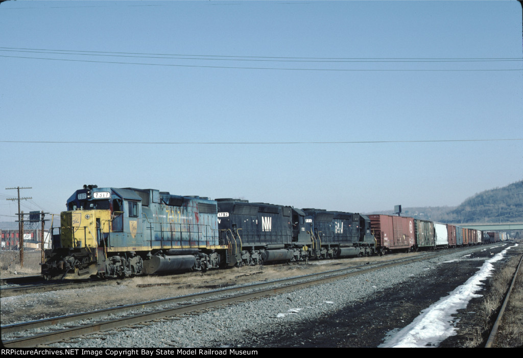 DH GP38-2 7317